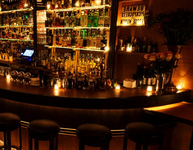 Neuigkeiten bezüglich meiner Arbeitserlaubnis und die Nacht in einer Bar.